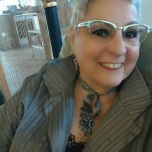 Meet your Posher, Rita